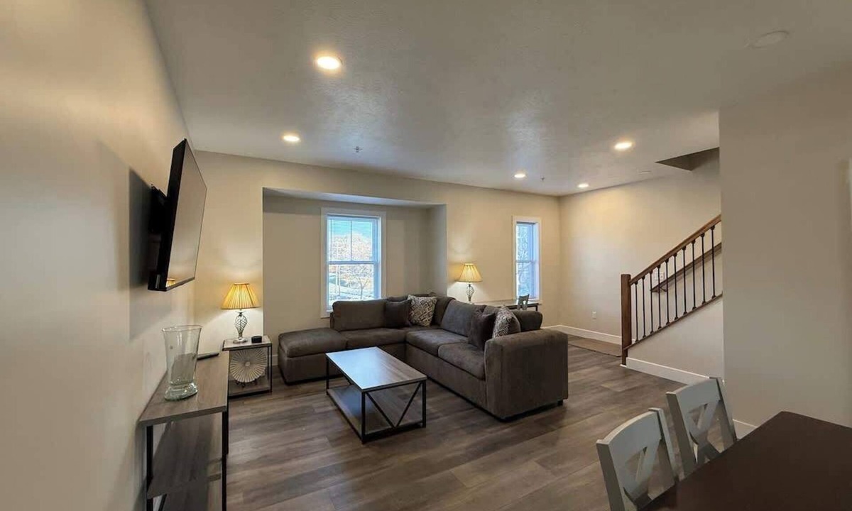 Racine House | Willow Creek Townhouse