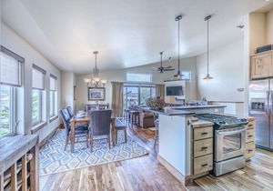 Gorgeous & perfect duplex for families. Only 10 minutes from ??Winter Park?? in Tabernash