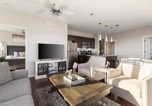 Luxurious Downtown Corner Views 2 bed 2bath 61