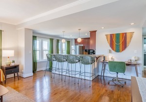 Spacious Plaza Condo 12