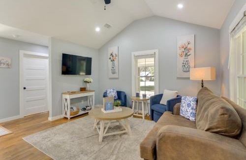 Iuka House | 10 Mi to Tennessee River: Blue Willow-Themed Home