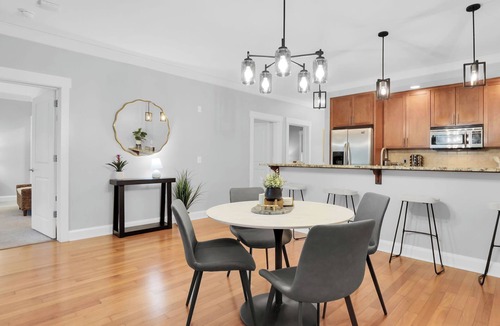 Old West Broad Neighborhood Cottage | 13 Condos in the Historic District Entire Building The Juliette by Avantstay