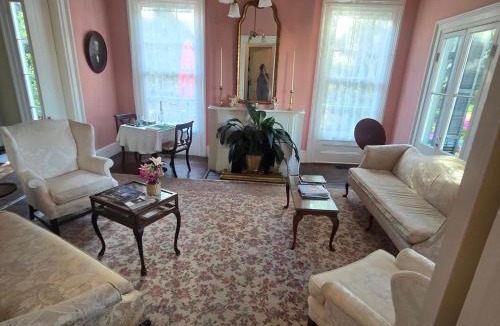 Monticello Bed & Breakfast | 1872 Denham Inn