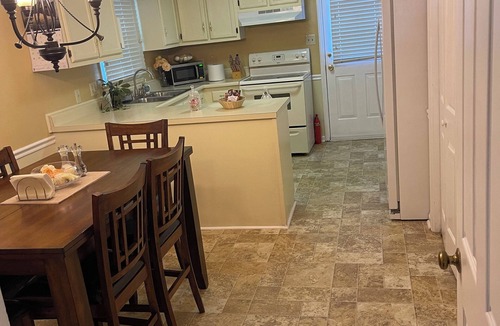 Greensboro Condo | 2-bedroom vacation home just 5 minutes from Greensboro Science center