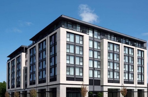 Central Area Hotel | 2 Clean, Modern Rooms for Convenience Near Local Attractions and Dinings