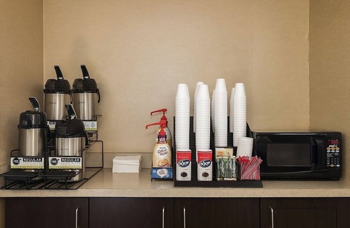 Woburn Hotel | 2 Comfortable Units, FREE Parking, Close to Old Ship Street Historic District!