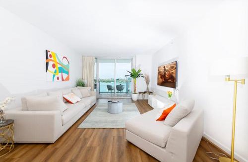 West Avenue Apartment | 2 King Rooms Mondrian Resort Skyline Bay Balcony