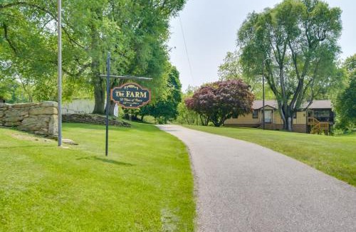 Stewartstown House | 2 Mi to Wineries: Calm Cottage on 90 Acres w/Barn