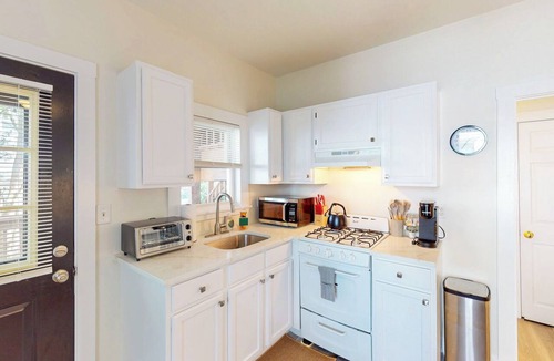 Riverside Apartment | 2 room studio w/Porch