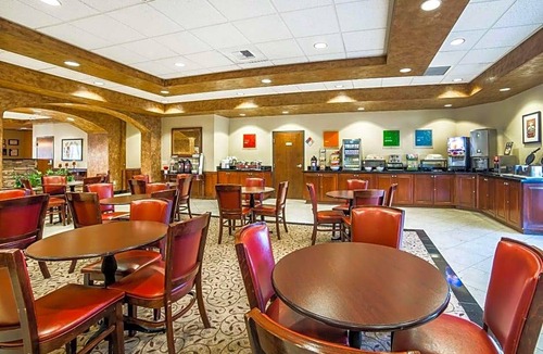 Whitney Ranch Hotel | 2-Star Hotel ∙ Comfort Inn & Suites Henderson - Las Vegas