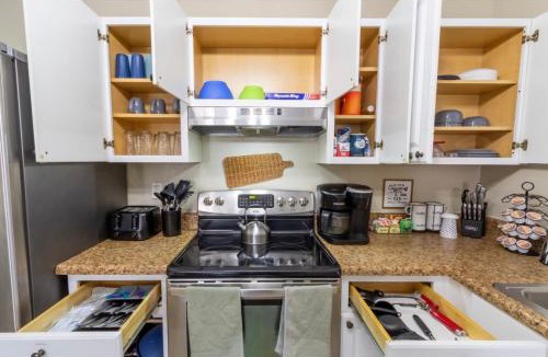 Brent Apartment | 22 min to Beach-2 bd room-Self check in -sleep 6-BBQ-WD