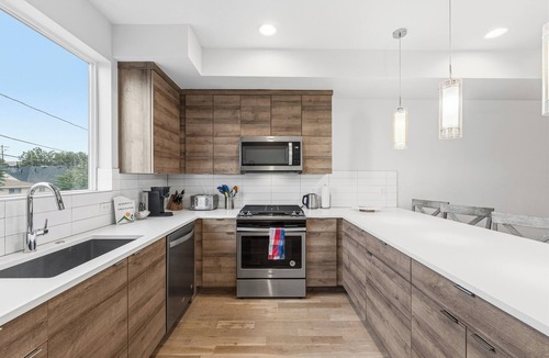 West Colfax House | 2BD w/Rooftop Minutes to LoHi & Sloan’s Lake