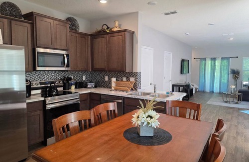 Arlington Apartment | 2BR/2.5BA Home- King-Queen-Bunk Bds - Near DT JAX