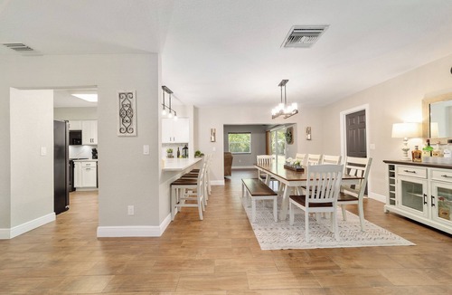 Crystal River House | 3/2 NEWLY REMODELED HOME IN CRYSTAL RIVER! Bring your boat and RV/Camper!