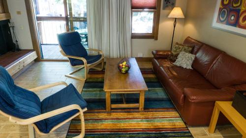 Truckee Apartment | 3 Bedroom 2 Bathroom Mountain Condo