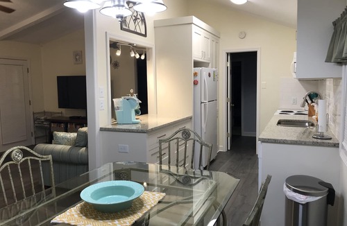 Myrtle Beach Cottage | 3 Bedroom plus convertible bed, 2 Bath, Dog Friendly, Sleeps 9 - golf cart