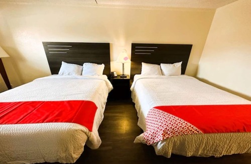 West San Antonio Hotel | 3 Comfortable Rooms Conveniently Located in San Antonio w/Pool & Free Parking