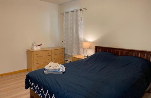 New Brunswick House | #3 QueenSize Bed bright room near New Brunswick NJ downtown