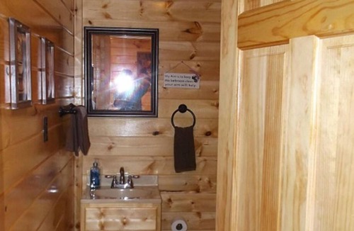 Lejunior Cabin | 3BR 2 Bath house with full kitchen, living room, and hot tub.