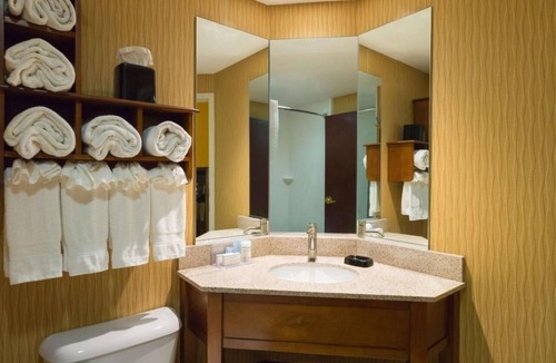 Carlisle Hotel | 4 Charming Suites with Free Breakfast – Ideal for Dickinson College Visitors