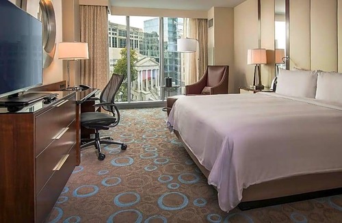 Mount Vernon Square Hotel | 4-Star Hotel ∙ Marriott Marquis Washington, DC