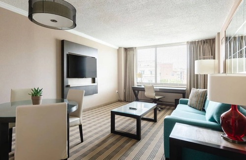 West End Apartment | 4 Units | Spacious Family Stay in DC | Kitchen & Gym | Near Iconic Landmarks