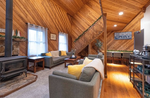 Mount Nebo House | 680 Steps to Lake- Sleeps 16- Ultimate GameRoom-15 min NRG