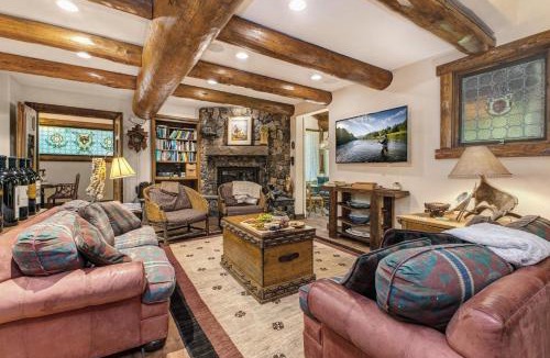 Warm Springs House | Abode at Silvertip
