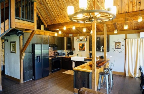 Hernando Cabin | Access to secret spring, free canoes, Pet Friendly. Nature Lovers paradise! Discounts applied for stays longer than 7 days and 30 days!