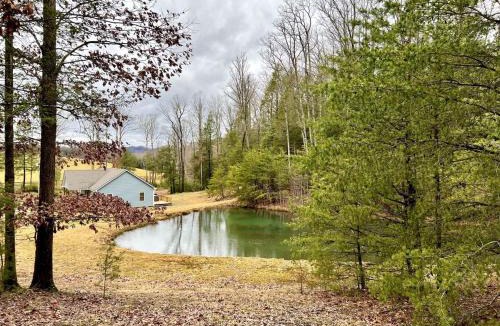 Mt Lookout House | Adventure Cabin with Private Pond Near New River Gorge, Gauley & Summersville Lake