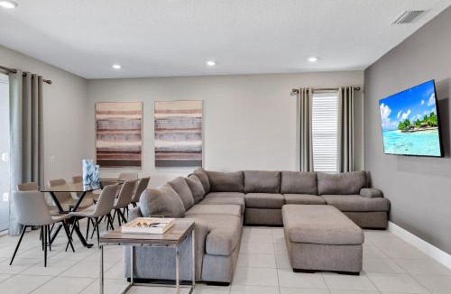 Historic Downtown Kissimmee House | Alluring Home With Private Pool And Waterpark & Resort Access Near Disney At Encore Resorts Reunion - 280Sf