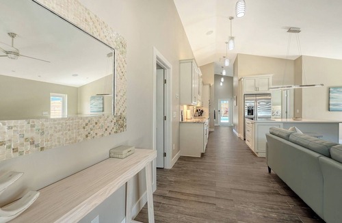 Bradenton Beach House | Anna Maria Island Luxury Beach Retreat with Heated Pool, Spa & Outdoor Kitchen | Steps to Gulf Beaches | All Bedrooms Ensuite