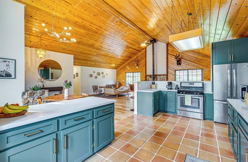 Cedar Ridge Cabin | Arts, History & Adventure! Gold Country Getaway