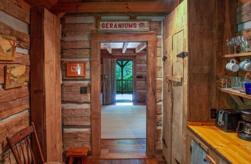 Pisgah Forest Cabin | Aunt Babbies Cabin in Pisgah Forest