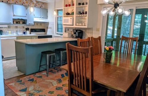 Berkeley Springs House | Autumn Wings - Propane Grill, Wifi, Kid Friendly, King Bed, Games, Screen Porch, Pool Access, Hiking