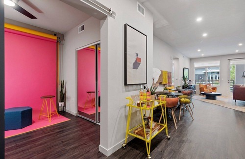 Milpitas Apartment | Barsala - Modern Studio, Beer Garden, Fast WiFi