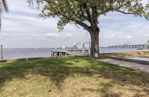Southbank Apartment | Be A Nomad - Historic 2BR Retreat by the River