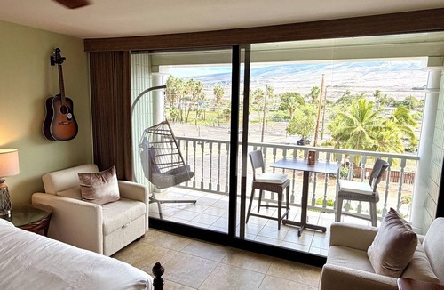 Historic Lahaina Front Street Hotel | Beachfront Studio Favorite with Turtles, Monk Seals, Surf & Mountain View