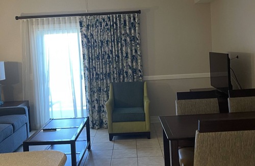 Galveston Resort | Beachside Beautiful Resort condo sleeps 8