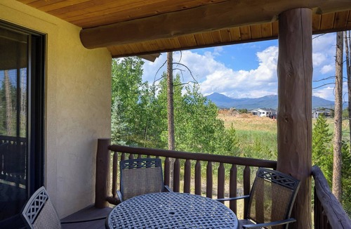 Fraser House | Bear Pause | Pet Friendly | Private Hot Tub | Mountain Cabin