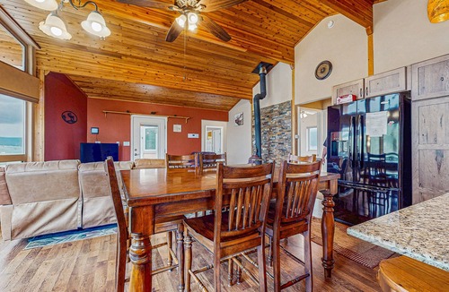 Eagle Nest House | Beautiful Home with WiFi, Wood Stoves, Private Washer/Dryer, and Mountain Views