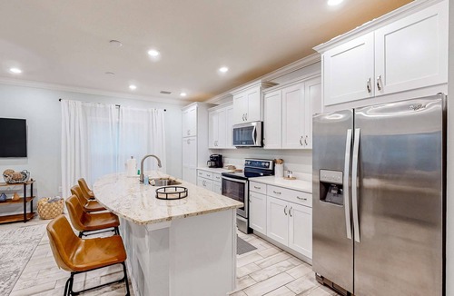 Ono Island Villa | Beautiful & open home with enclosed porch, game room, W/D - beach & pool access