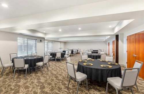 Patterson Hotel | Best Western Plus Villa Del Lago Inn Patterson