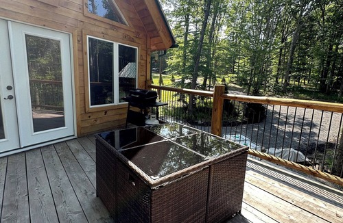 Benezette House | Big windows house + 5 bedrooms +Wifi+ dishwasher+ kitchen+ patio+ firepit