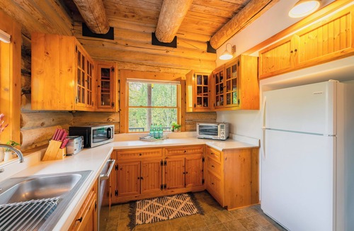 Tacoma House | Blue Roof Lodge - Forest Getaway for Groups