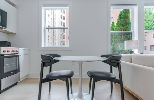 Kalorama Heights Apartment | Blueground | Kalorama Heights, fitness, nr Rock Creek Park