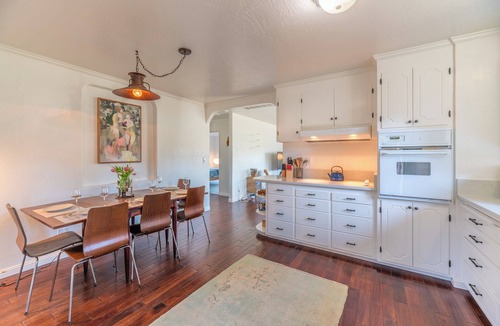 Salmon Creek House | Bodega Bay Beach House & Cottage! Walk to Beach Hot Tub Guest Studio Dog-OK!
