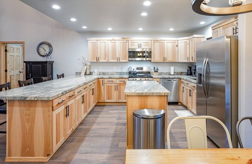 Pinetop Cabin | BRAND NEW CUSTOM BUILT HOME IN PINETOP LAKES COUNTRY CLUB WITH AC!