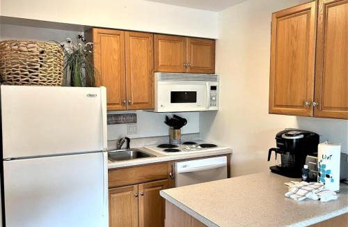 North Forest Beach House | Breakers 221 - Walk to Beach, Shops and Dining