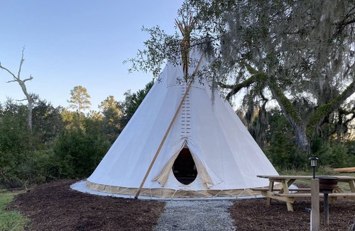 Townsend RV Rental | Broken Tree Tipi Experience WHITE CLOUD